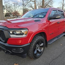 2022 RAM 1500 Crew Cab 4x4 – Big Horn “Built-to-Serve” Edition