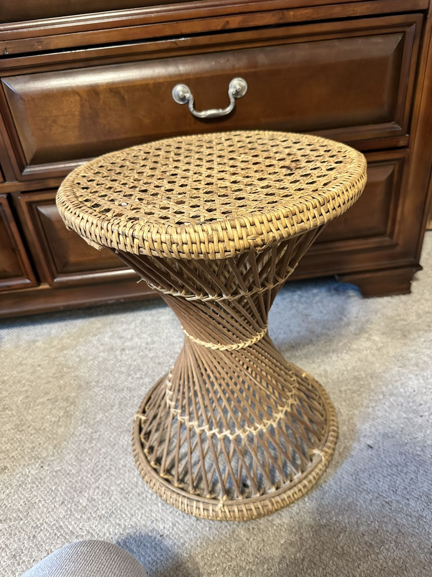 Wicker Plant Holder