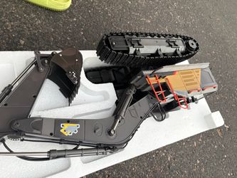 Remote Control Excavator Toy 1/14 Scale RC Excavator, 22 Channel Upgrade Full Functional Construction Vehicles Rechargeable RC Truck with Metal Shovel