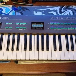 YAMAHA DX21 SYNTHESIZER 