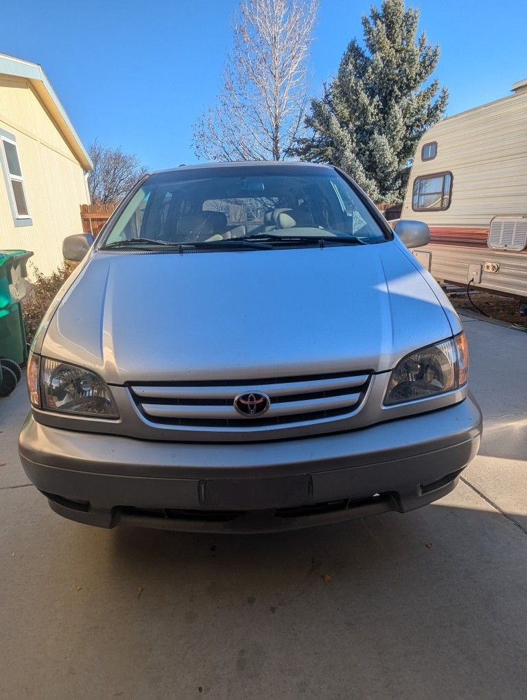 2001 Toyota Sienna