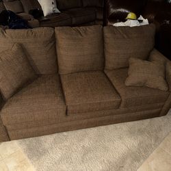 Pull Out Couch 