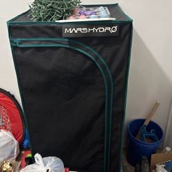 Marshydro Grow Tent With Lights , Strings And Pullys To Hang Lights  Carbon Filter Holes 