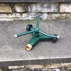 Lawn sprinkler