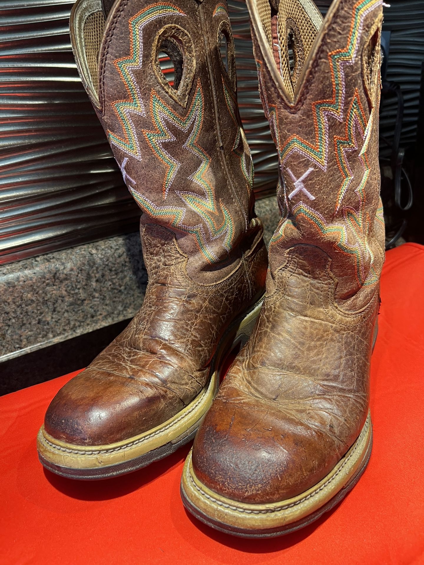 Western boot size 9.5 EE wide, PRIVATE LABEL for Justin in Boots, plenty left in these sweethearts, $69