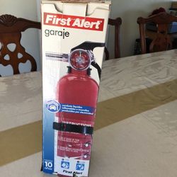 Brand New First Alert Garage Fire Extinguisher Fights Flammable Liquid And Electrical Fires 