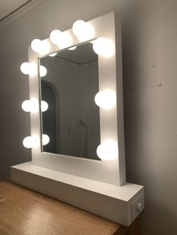 Vanity mirror