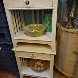 CUTE SIDE TABLES AT PICKY PINCHERS 801 TURNER ST CLEARWATER OPEN TODAY 12-4 FREE DELIVERY 