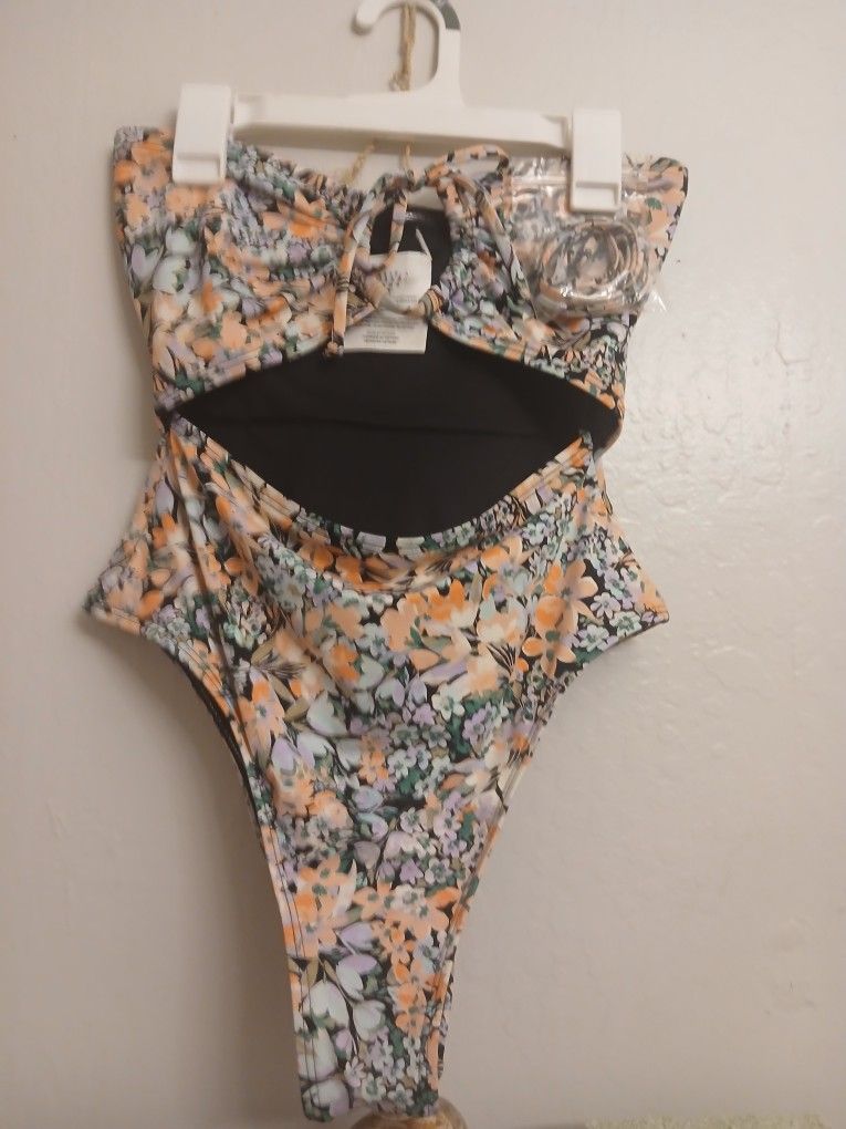 Never Worn Billabong Swim Suit