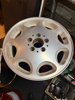92-96 S Class 8 hole wheel rim Mercedes Benz