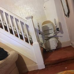 Acorn Lift. Works Fine. Moving Must Go