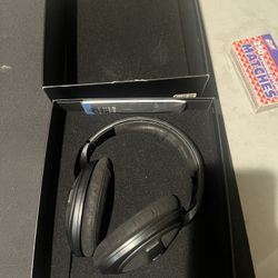 Sennheiser Audio HD 569 Close Back Headphones