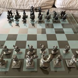Alice In Wonderland Chess Set 