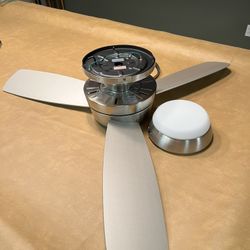  Ceiling Fan With remote control