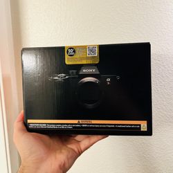 Sony Alpha 7R V Full-frame Mirrorless Camera with Interchangeable Lens (Body Only) Black