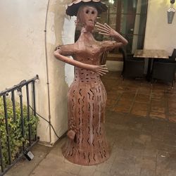 Día De Los Muertos Statues