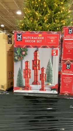 Member's Mark Nutcracker Decor Set of 5