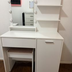 Perfect Set For Girls Room