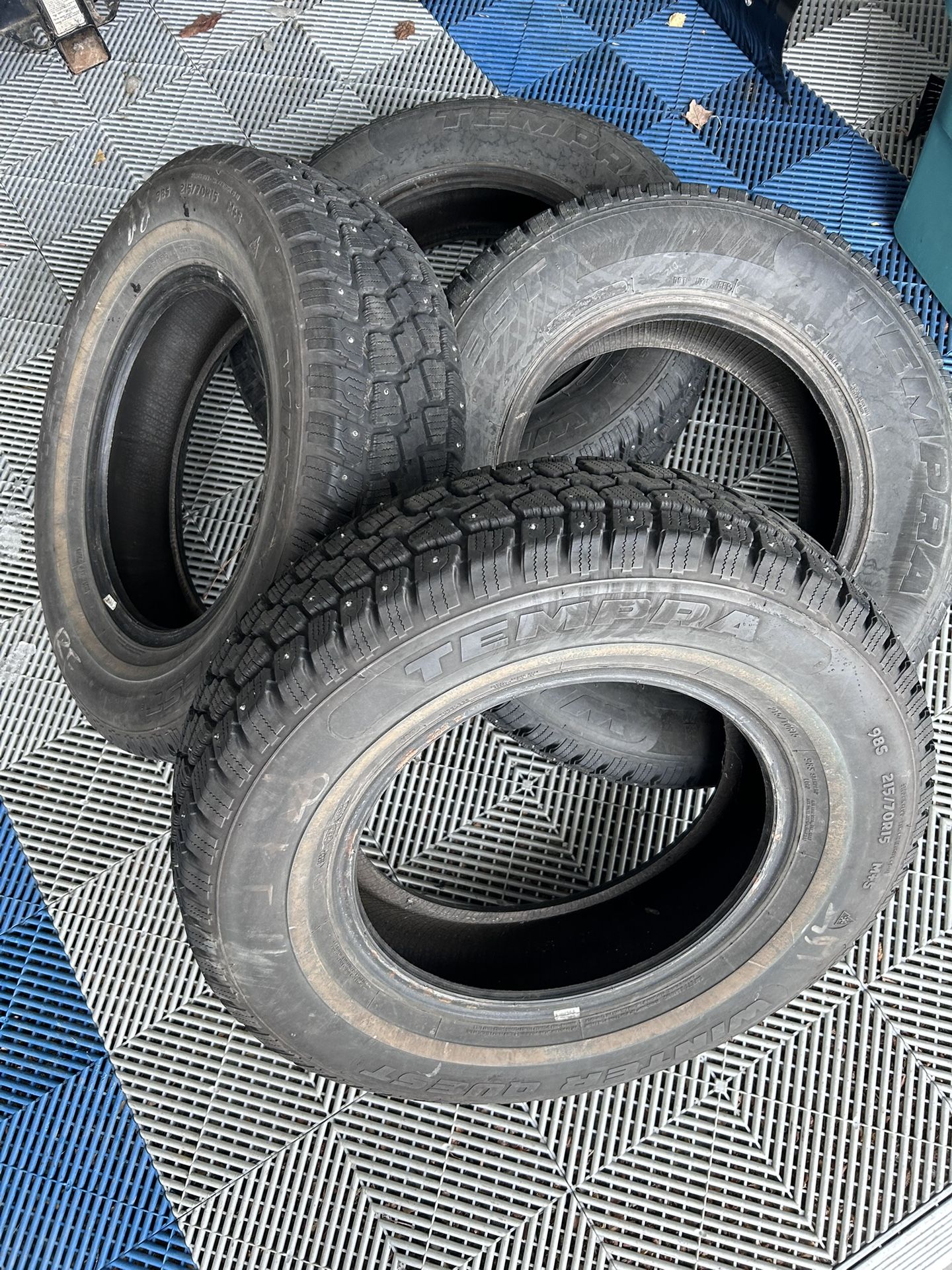 4 Studded Tires 200$ Obo