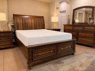Queen size bedroom set