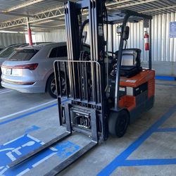 2013 Toyota Electric 3 Wheel Forklift