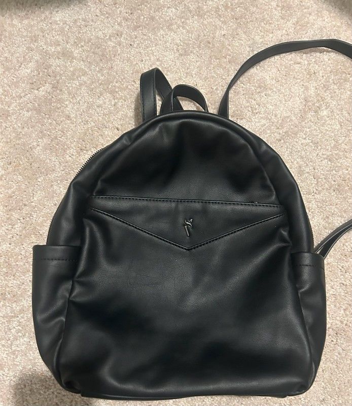 Simply Vera Vera Wang Handbag Backpack Purse Black OBO 
