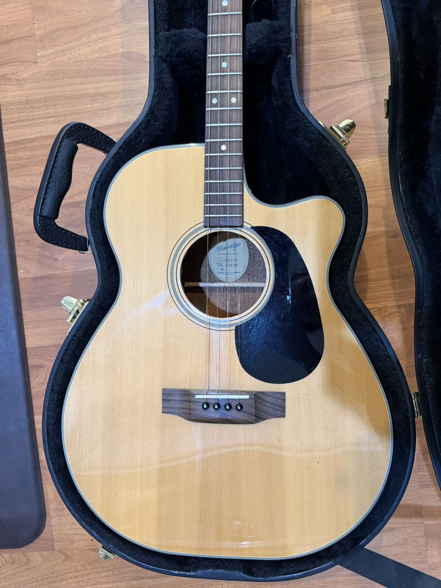 Blueridge BR-40TCE Tenor Guitar With Case