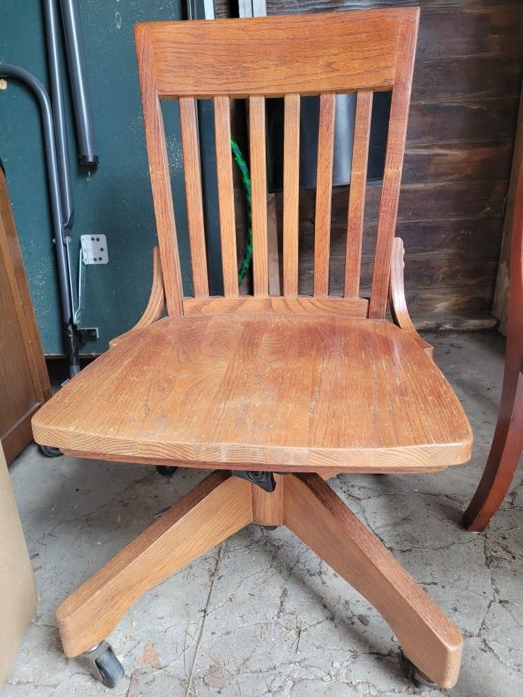Vintage Oak Swivel WoodenBankers Chair on Wheels and Adjustable