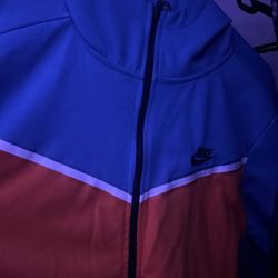 Nike Tech Size Large 