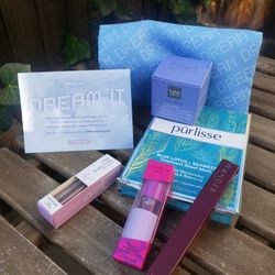 IPSY January 2021 GLAM BAG Plus With Products! NEW