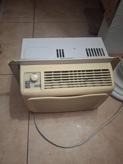 Ken moore  Window Air Conditioner Unit