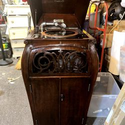 1918 Sonora Baby Grand Phonograph