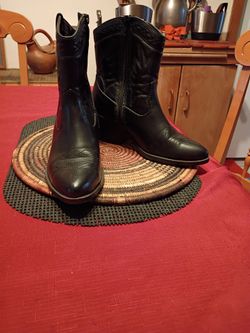Woman's cowboy boots