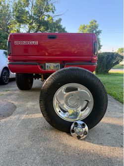 $500 OBO - 1999 Dodge Ram Sport 16x7 OEM Wheels & Like-New Tires - Need Gone ASAP