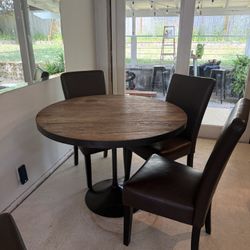 Restoration Hardware Table (4chairs ) 