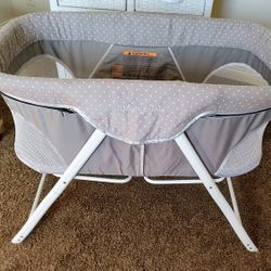 Dream On Me Traveler Portable Bassinet Twinkle Grey 