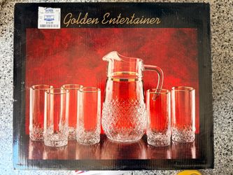 Glass entertainer set