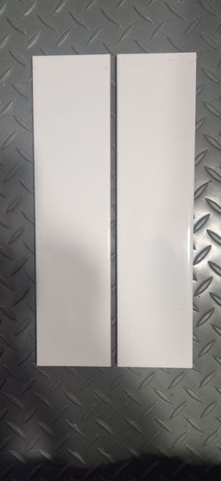 White glossy wall tile