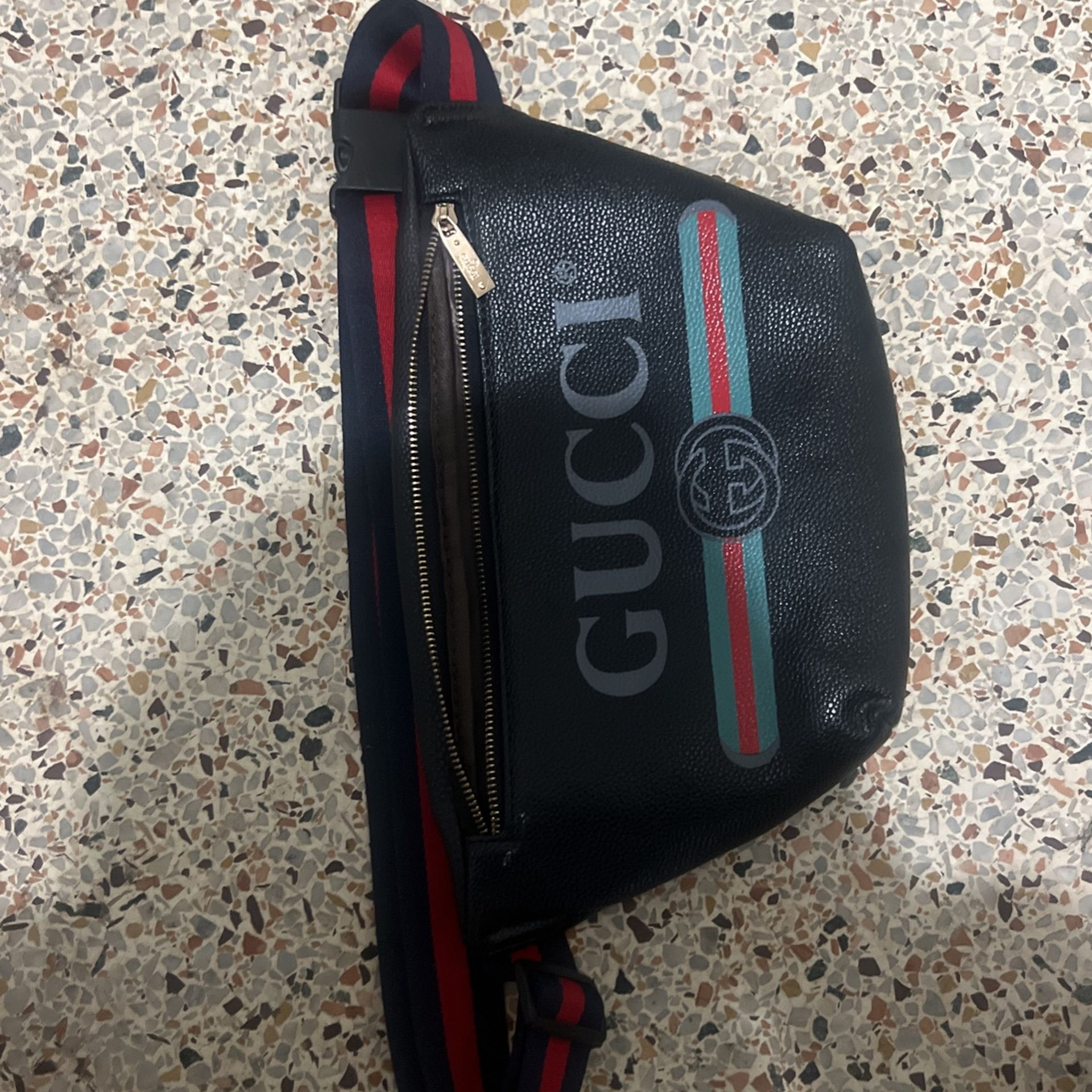 Gucci Paper Bag (authentic) for Sale in Halndle Bch, FL - OfferUp