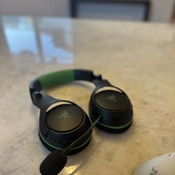 Razor Wireless Gaming Headphones And Mic