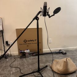 RODE Compressor Microphone With Audio Interface, USB cable, XLR Cable, Mic Stand & Pop Filter, Studio Headphones 