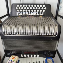 Hohner In Great Condition “G”  / Accordeon tono de Sol