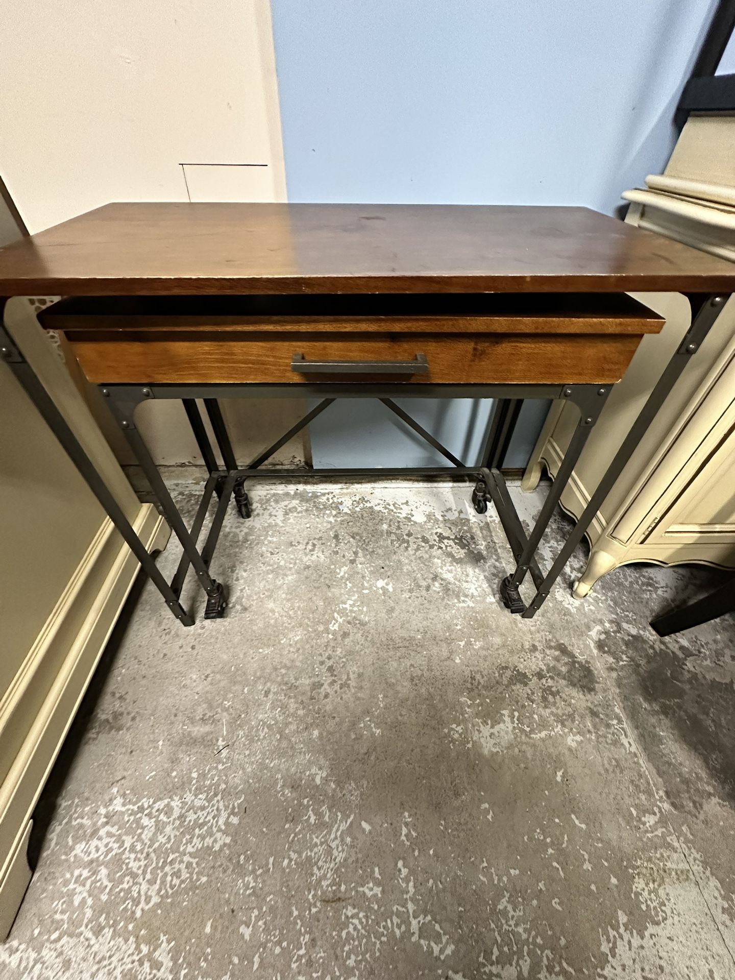 Free Writing Desk