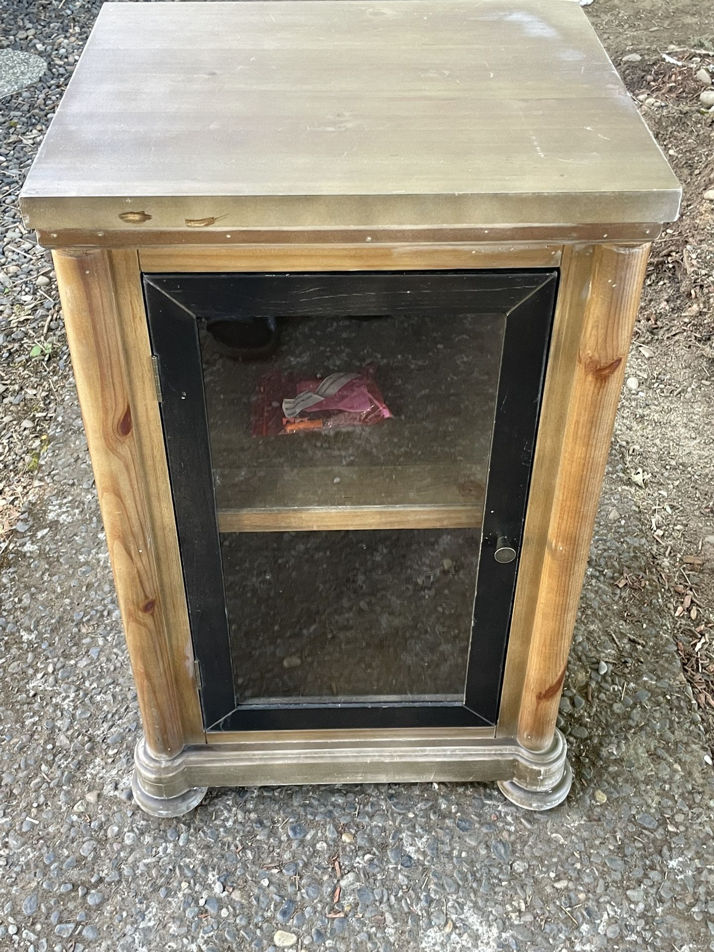 Cabinet with glass doors