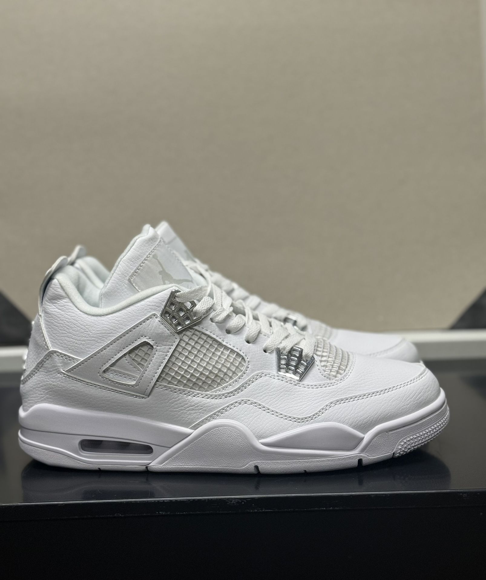 Jordan 4 Retro