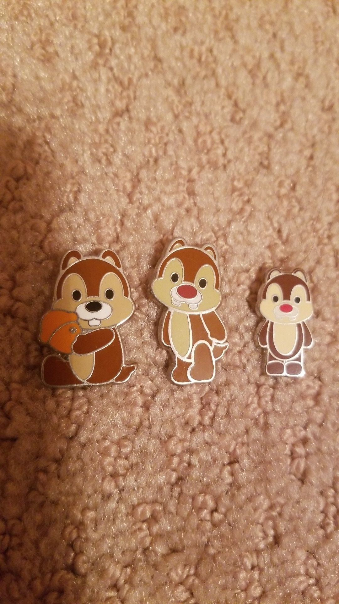 Disney 2 Pin lot Chip and Dale Holding A Nut and extra Dale pin
