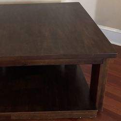 Coffee table with two matching side tables. 