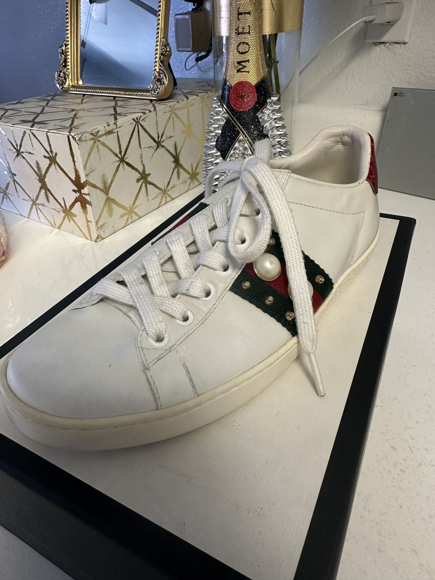 GUCCI ACE SNEAKERS - ACE STUDDED PEARL WOMEN’S