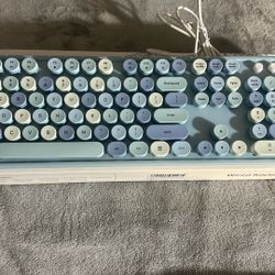 Cabled keyboard 
