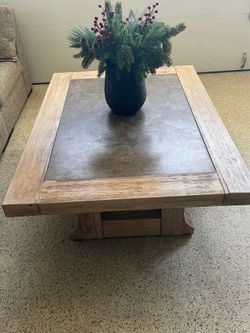Ashley Furniture Hennington rectangular coffee table